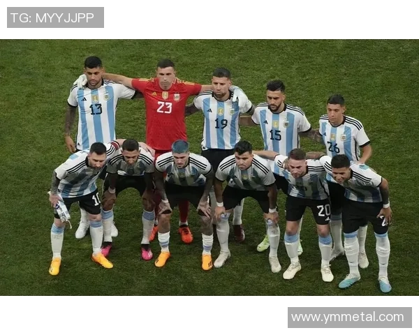 当足球巨星化身街头潮流达人展现赛场外的别样风采